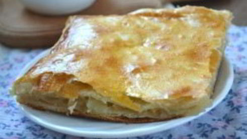 пирог из слоеного теста с яблоками
