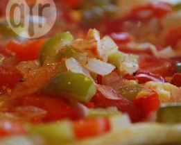 Пирог-перевертыш из слоеного теста с овощами и фетой