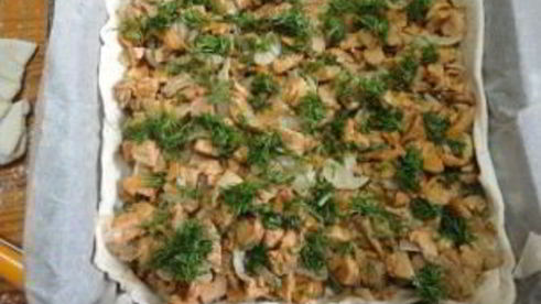 пирог с грибами из слоеного бездрожжевого теста