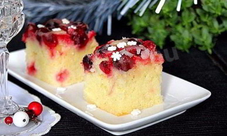 Рецепт пирога с клюквой и сахарной глазурью