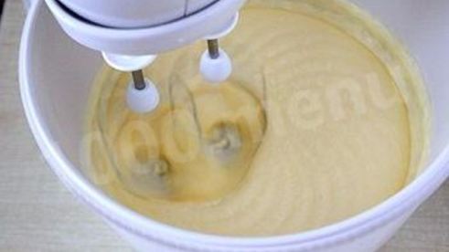 пирог с клюквой и сахарной глазурью