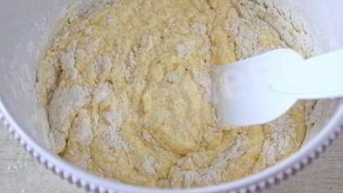 пирог с клюквой и сахарной глазурью