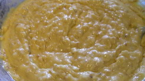 пирог с ревенем, овсяными хлопьями и кукурузной мукой