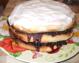 Пирог со сливовым вареньем