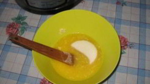 пирог со смородиной в мультиварке