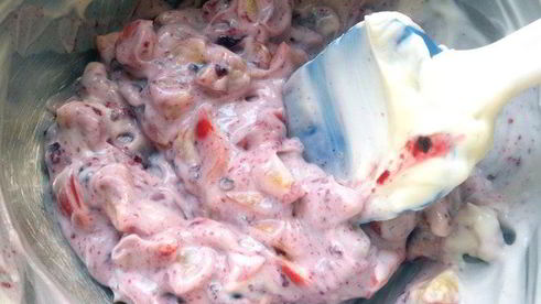 шоколадный блинный пирог с маскарпоне и черешней