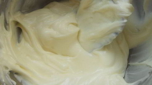 шоколадный блинный пирог с маскарпоне и черешней