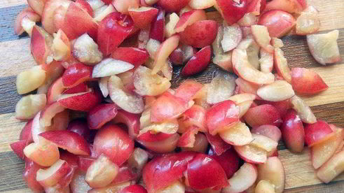 шоколадный блинный пирог с маскарпоне и черешней