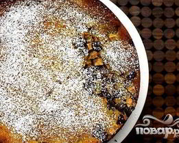 Шоколадный пирог с грушами