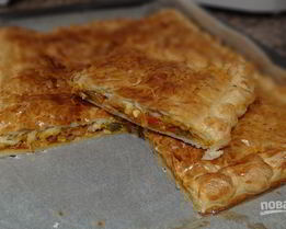 Слоеный пирог с тунцом