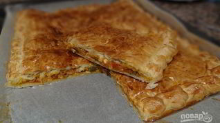 Слоеный пирог с тунцом
