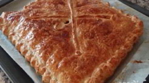 слоеный пирог с тунцом