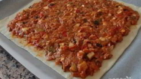 слоеный пирог с тунцом