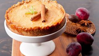 Страсбургский пирог со сливами и творогом