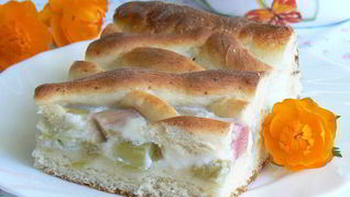 Творожный пирог с ревенем