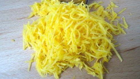 тыквенные пироги с рубленым мясом и сыром джюгас