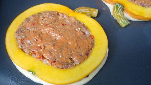 тыквенные пироги с рубленым мясом и сыром джюгас