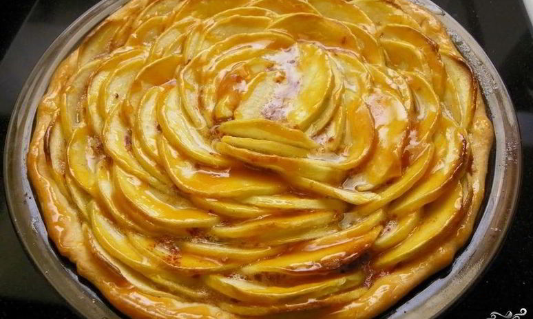 Рецепт яблочного пирога из слоеного дрожжевого теста