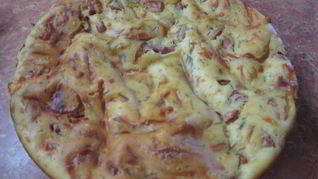 Заливной пирог с колбасой и сыром