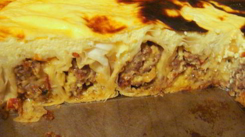 заливной пирог-улитка с мясом и сыром