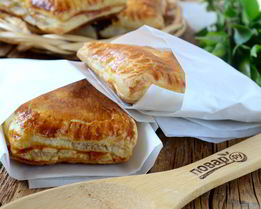 Кармашки с яблочными пирожками