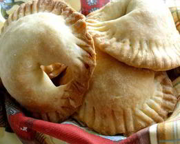 Легкие пирожки с курицей и сыром