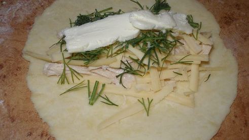легкие пирожки с курицей и сыром