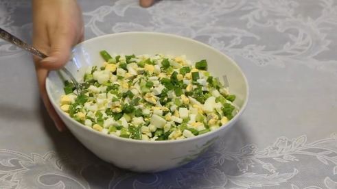 пирожки из нежного теста на кефире с зеленым луком и яйцом