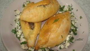 Пирожки с фаршем и адыгейским сыром