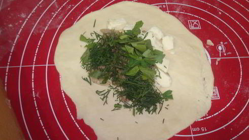 пирожки с фаршем и адыгейским сыром