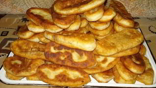 Пирожки с картошкой, луком и острым перцем