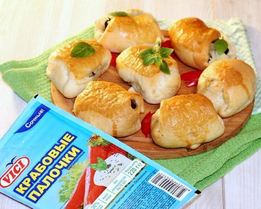 Пирожки с крабовыми палочками и баклажаном