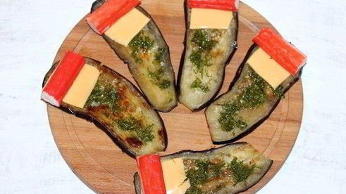 пирожки с крабовыми палочками и баклажаном