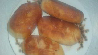 Пирожки с мясом, рисом и паприкой