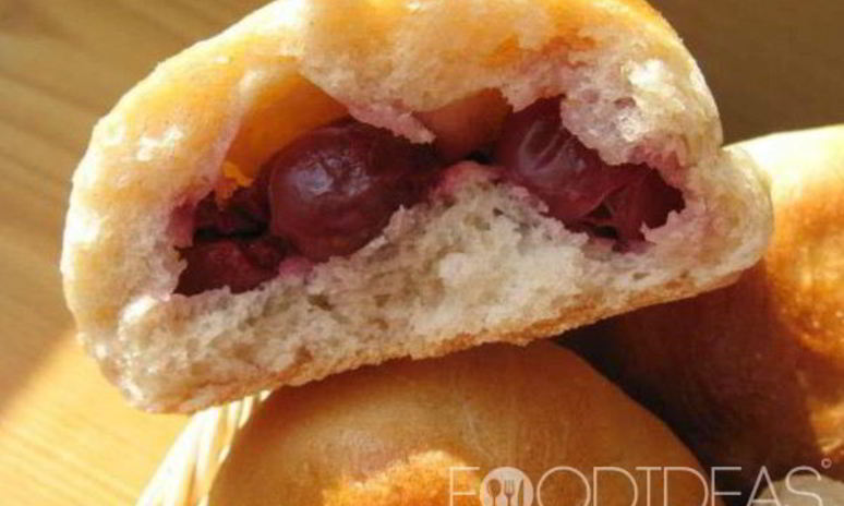 Рецепт пирожков с вишней в духовке