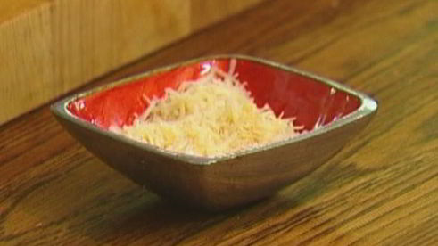 пирожки со шпинатом, курицей и кедровыми орешками