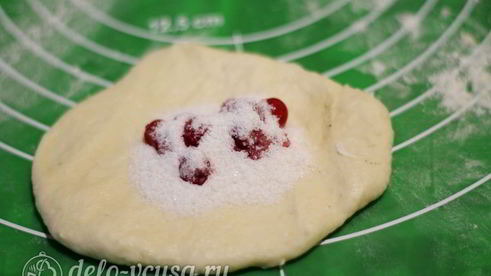 пирожки со смородиной