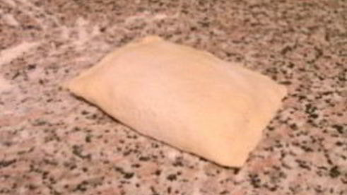 слоеные пирожки с курицей