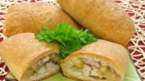 слоеные пирожки с курицей