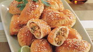 Сочные пирожки с курицей и овощами