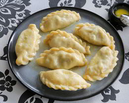 Вареные пирожки с мясом по-мордовски