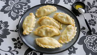 Вареные пирожки с мясом по-мордовски