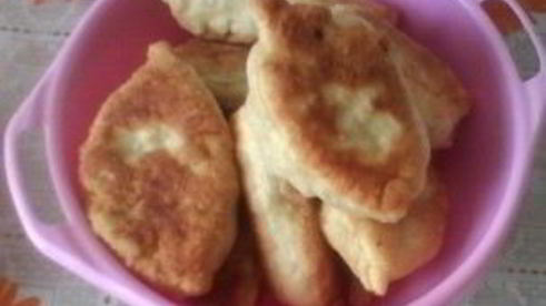 жаренные с рыбой пирожки