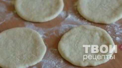 жареные пирожки с картошкой