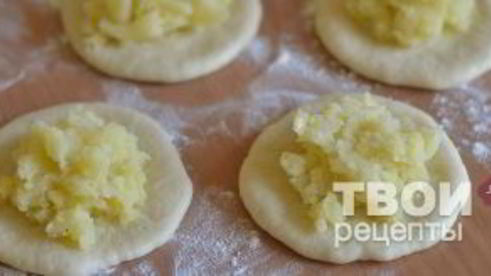 жареные пирожки с картошкой