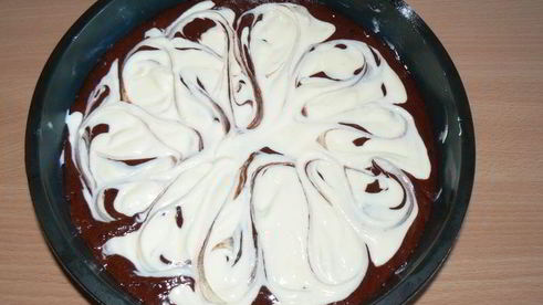 брауни с творожно-сливочным сыром и малиной