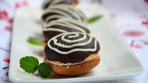 пирожное буше бисквитное