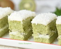 Пирожное Под снежинками