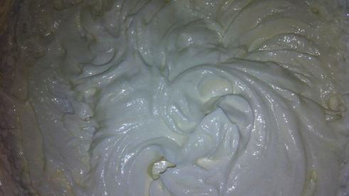 пирожное с карамелизированными овсяными хлопьями