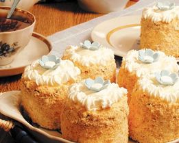 Пирожные из бисквитного теста